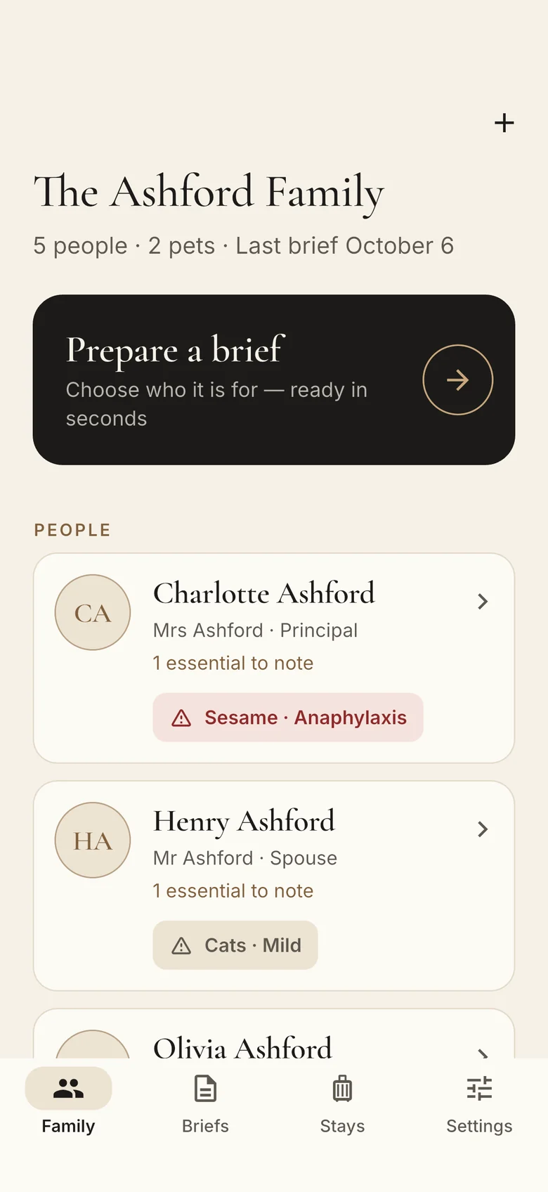 The family screen: the Ashford family, a button to prepare a brief, and each person with their allergies.